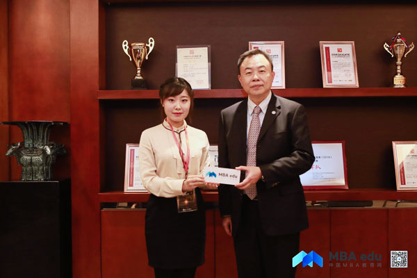 1545387415783478.jpg MBA.edu (2 - 3).jpg